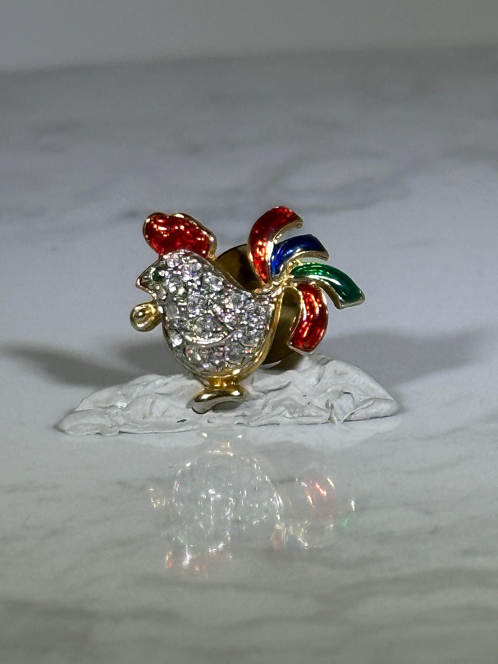 Rhinestone Rooster Pin: Gold Tone & Enamel - Whimsical Vintage Accessory