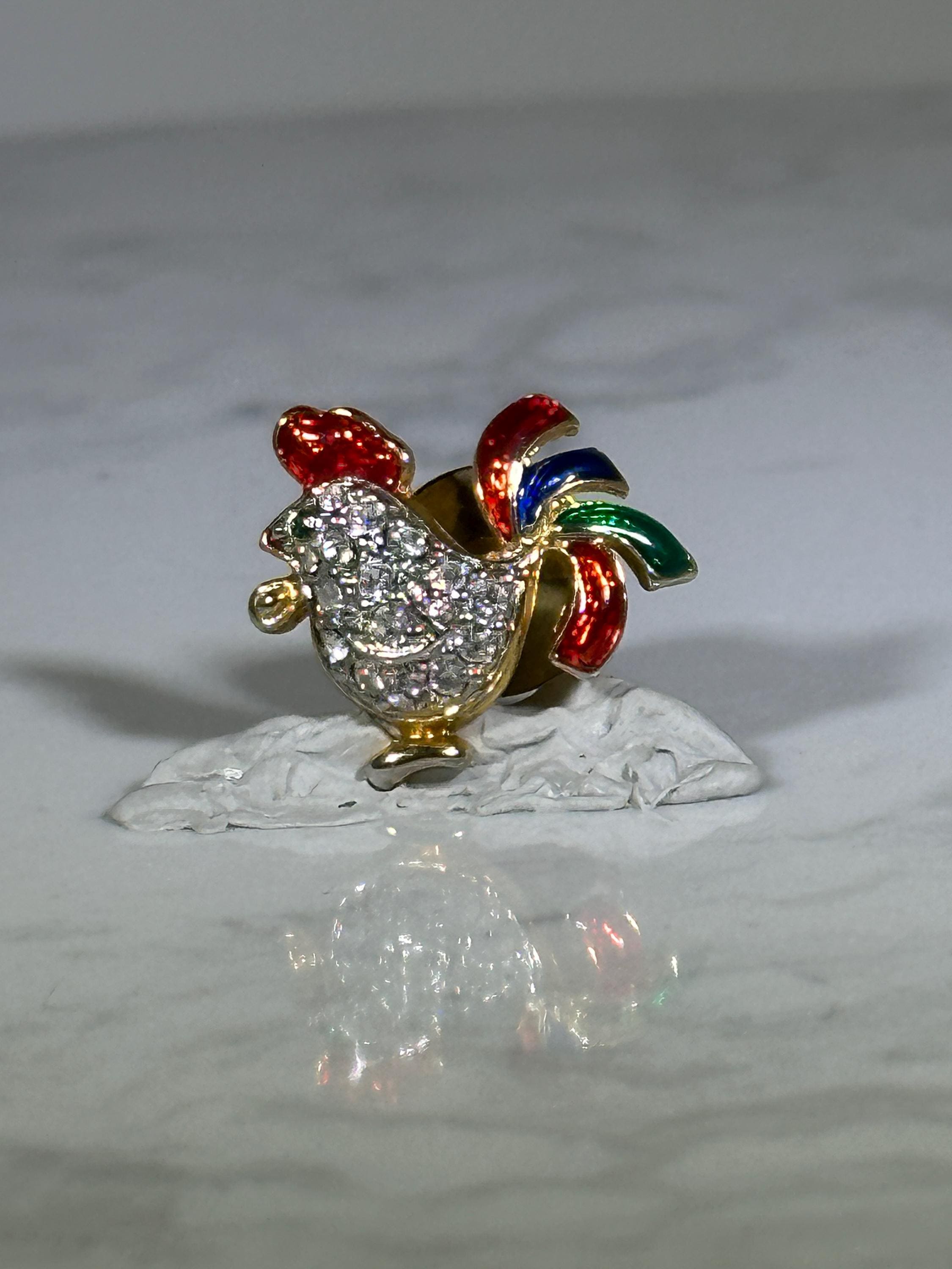 Rhinestone Rooster Pin: Gold Tone & Enamel - Whimsical Vintage Accessory