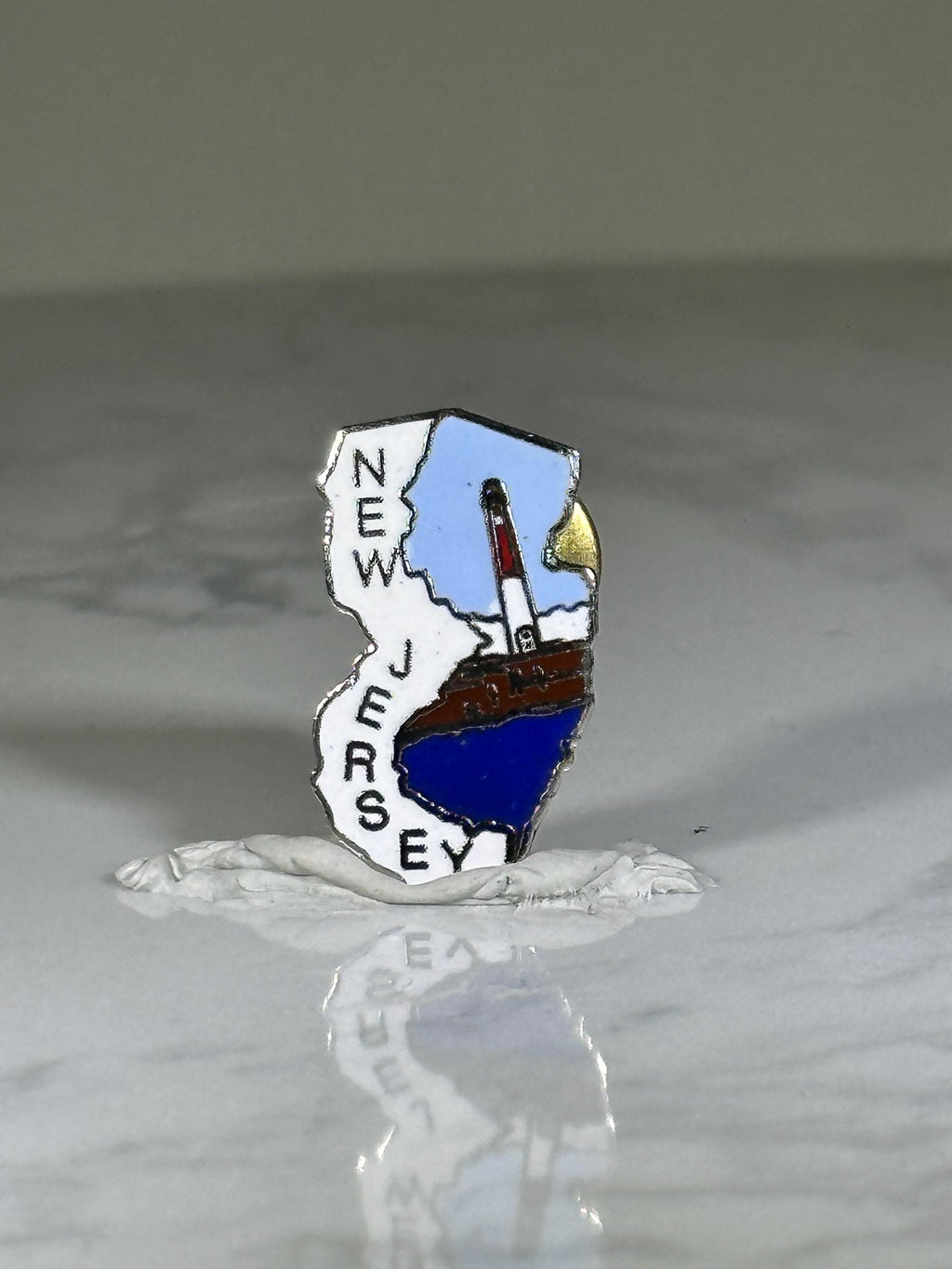 New Jersey State Enamel Pin: Map Shape Nautical Design - Vintage Souvenir Accessory