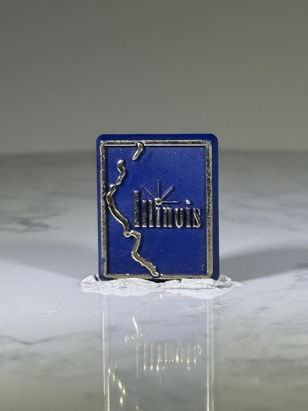Illinois State Collectible Pin: Blue Silver Enamel - Vintage Travel Accessory