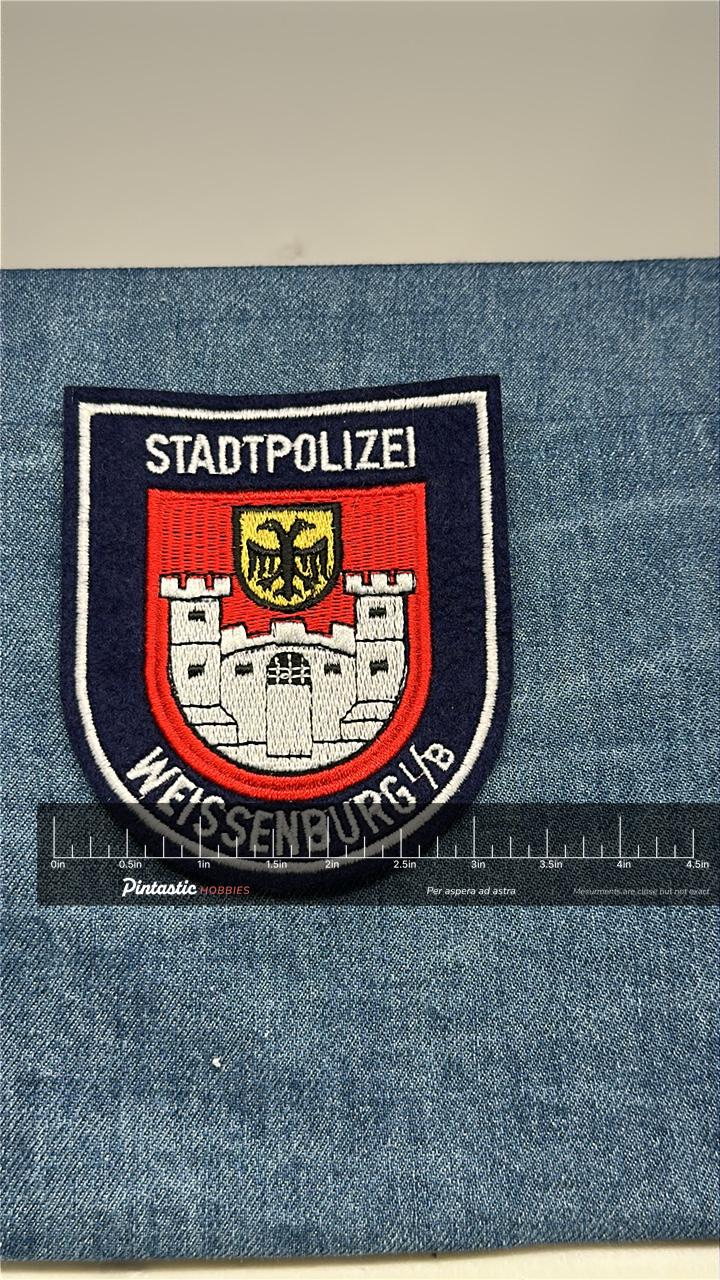 Stadtpolizei Weissenburg Collectable Patch: Sew-On Shield Red/Blue - German Police Accessory with ruler overlay for size refe