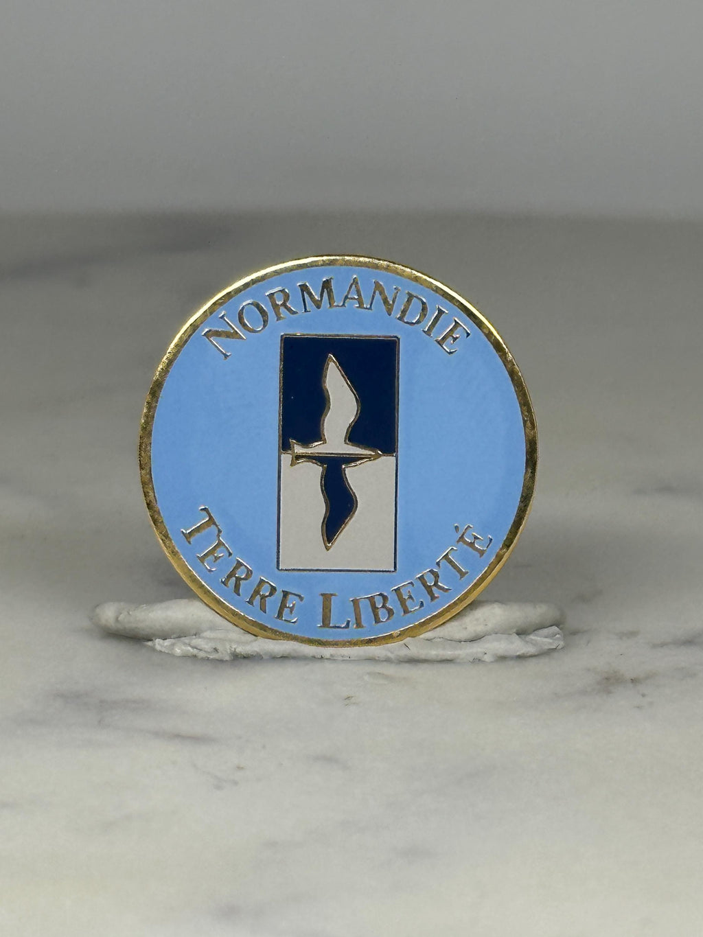 Normandie Liberty Enamel Pin: Blue White Gold - French Heritage Accessory