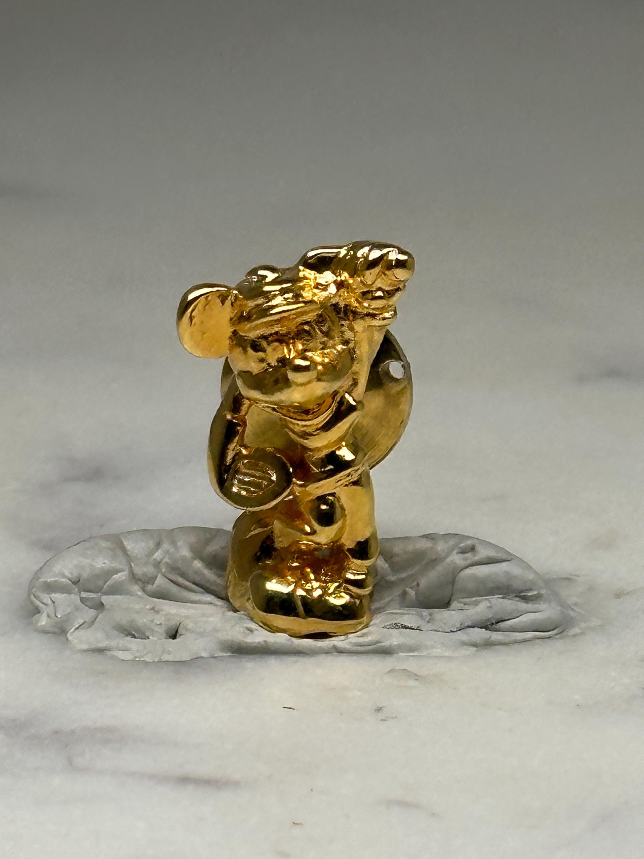 Mickey Mouse Golfing Pin: Gold Tone Finish - Vintage Disney Accessory