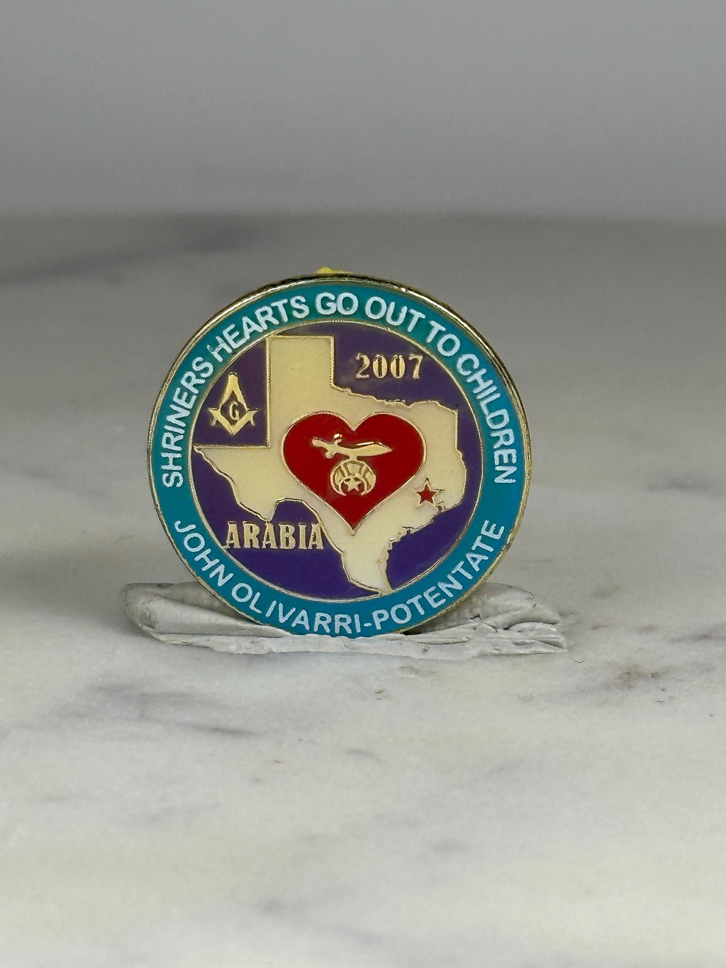 Shriners Children's Charity Pin: Gold Red Enamel - 2007 Texas Accessory