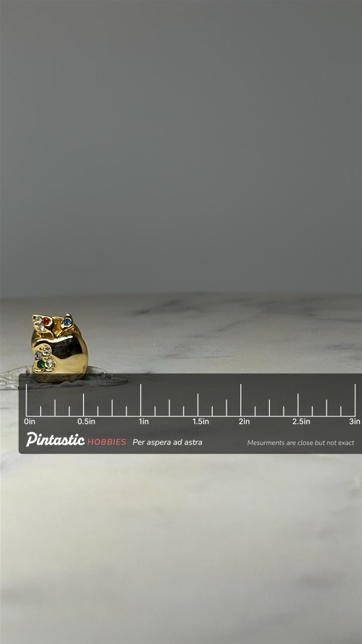 Vintage Golden Apple Lapel Pin: Rhinestone Teacher Gift Brooch – Gold Tone Apple Jewelry with ruler overlay for size referenc