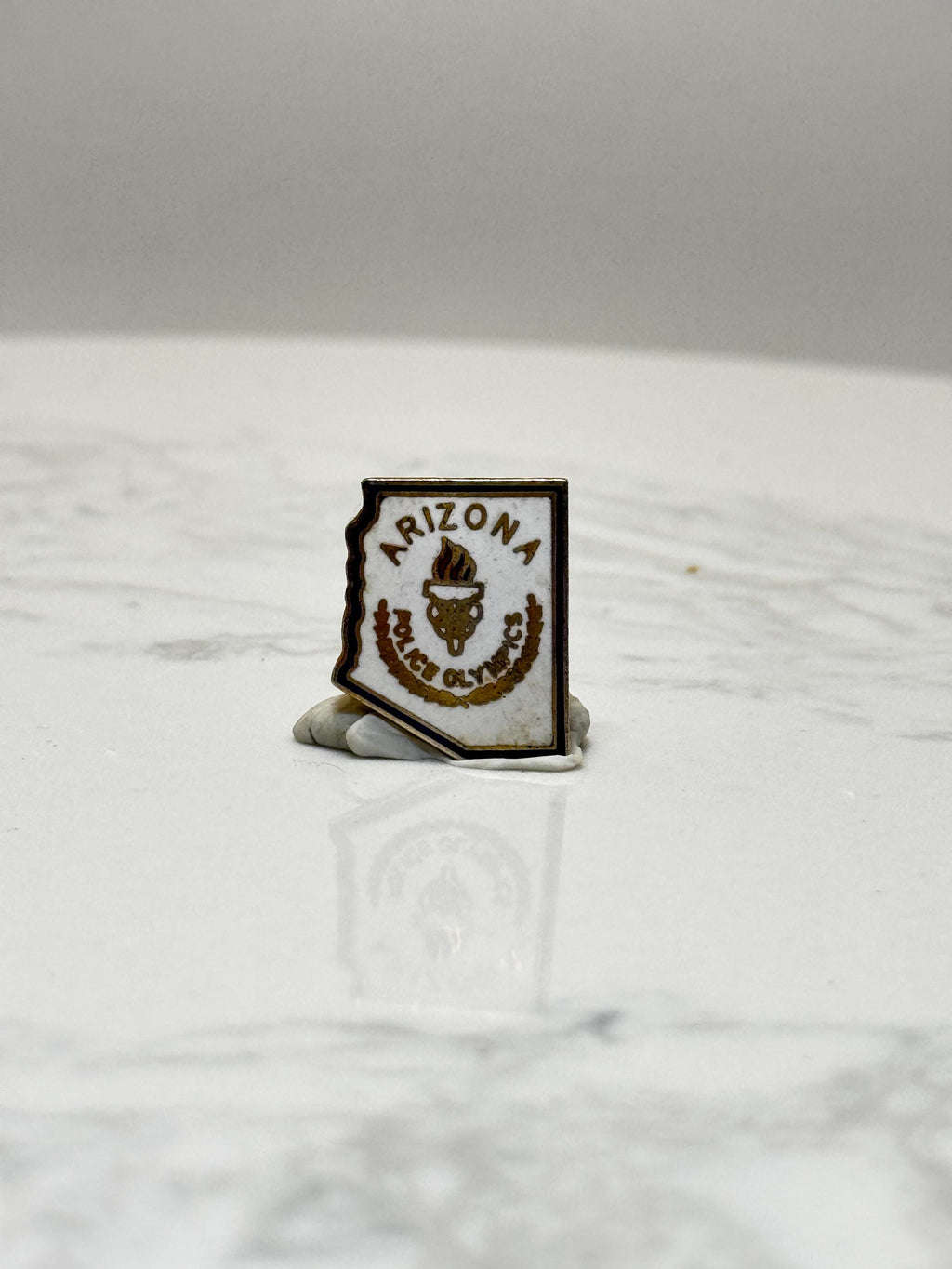 Arizona Olympic Style Pin: White & Gold Enamel - Vintage Souvenir Accessory