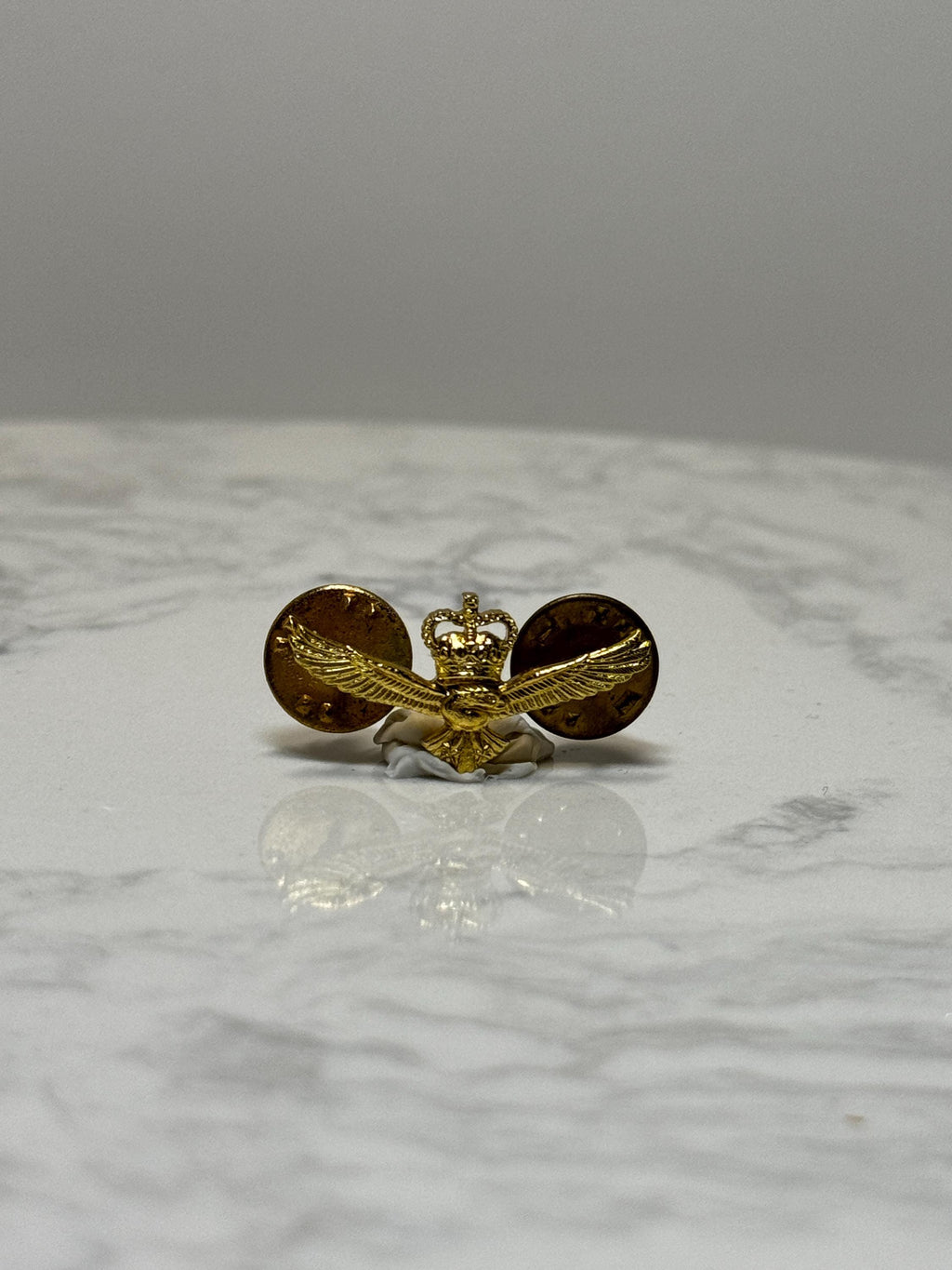 Royal Air Force Military Pin: Gold Tone Metal - Vintage British Accessory