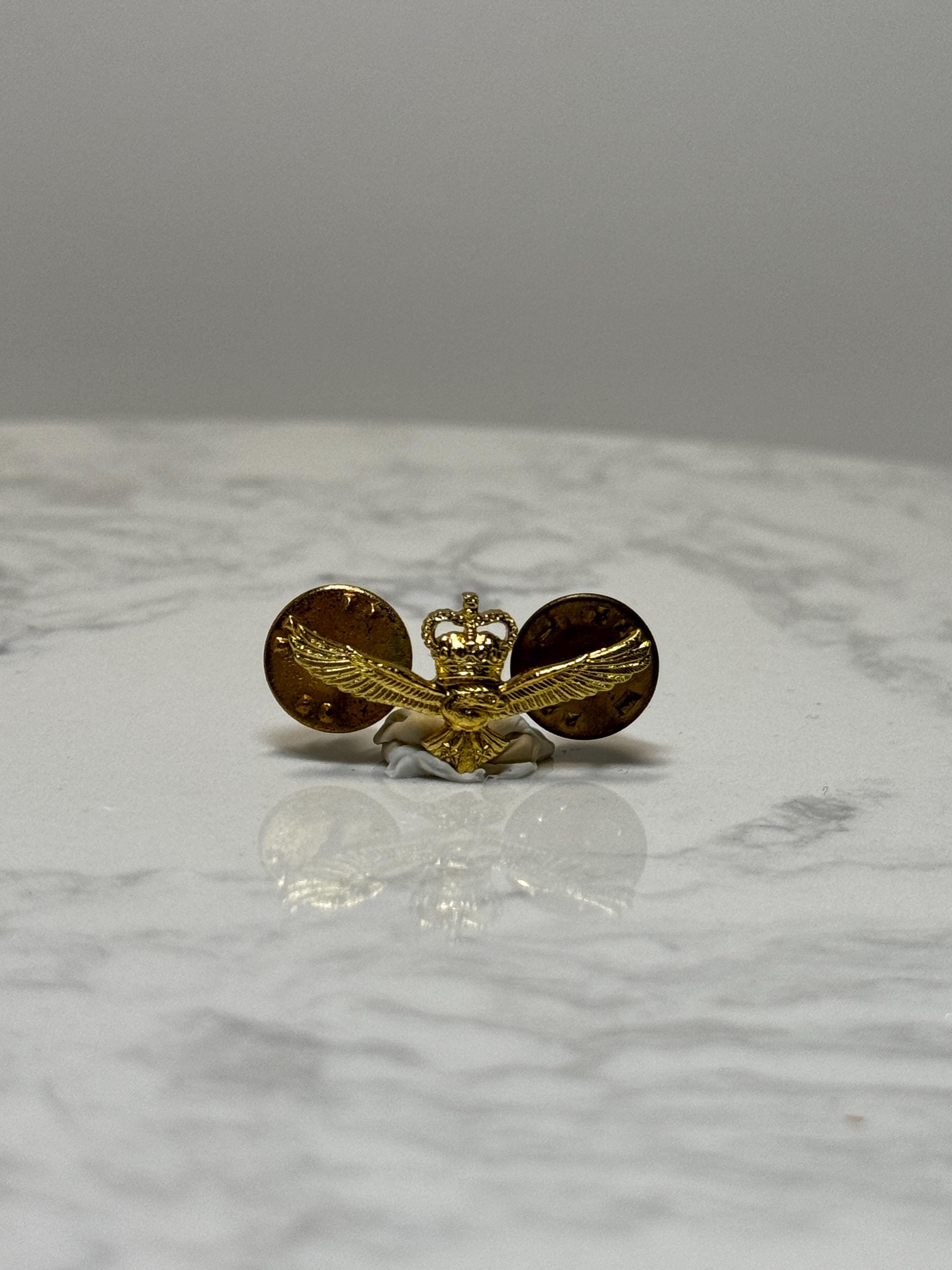 Royal Air Force Military Pin: Gold Tone Metal - Vintage British Accessory