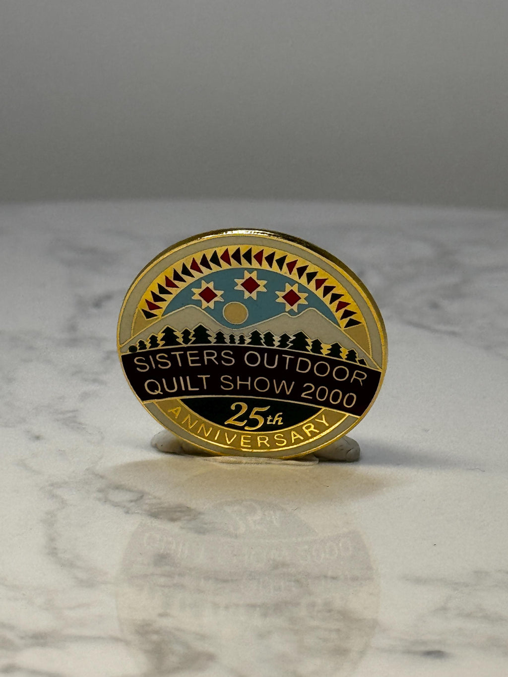 Vintage Sisters Outdoor Quilt Show Pin: Enamel 25th Anniversary - 2000 Souvenir Accessory