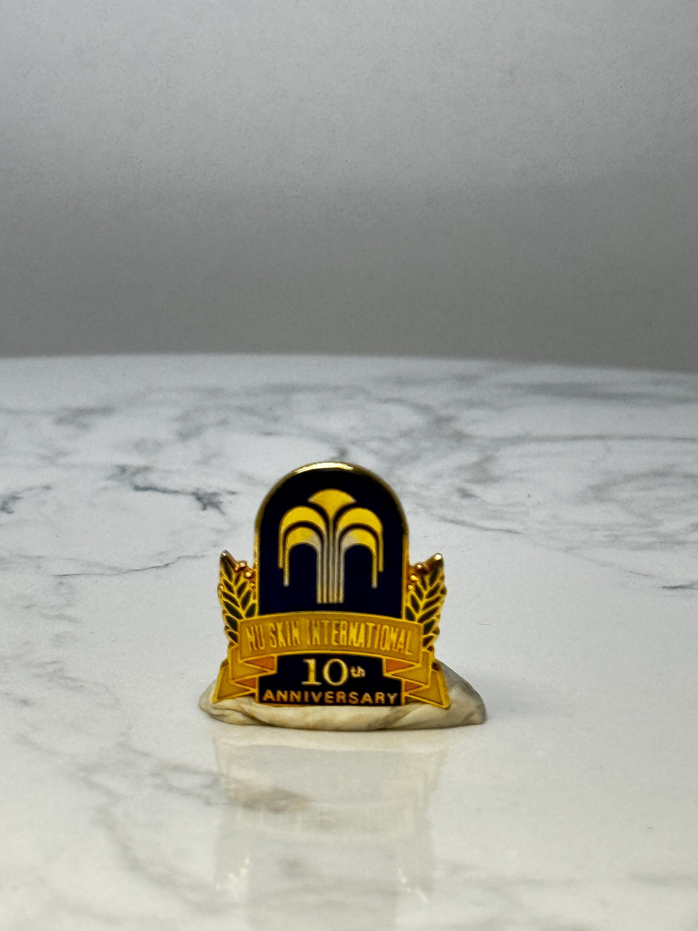 Vintage Nu Skin International 10th Anniversary Pin: Gold Enamel - Corporate Award
