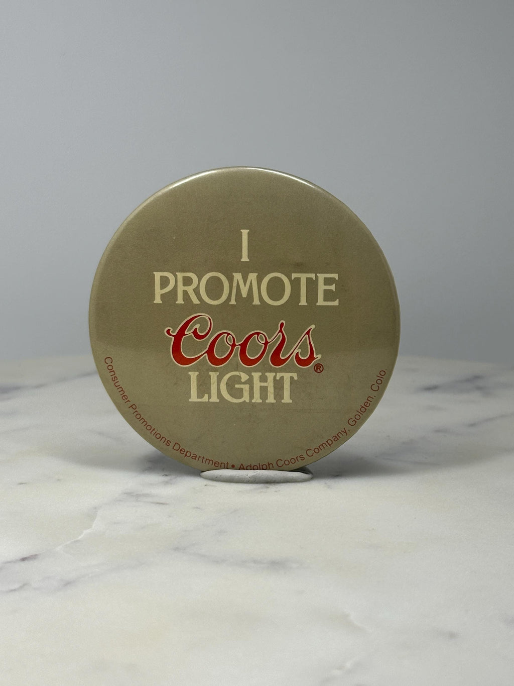 Coors Light Advertising Button Pin: Gold Tone - Beer Promo Accessory