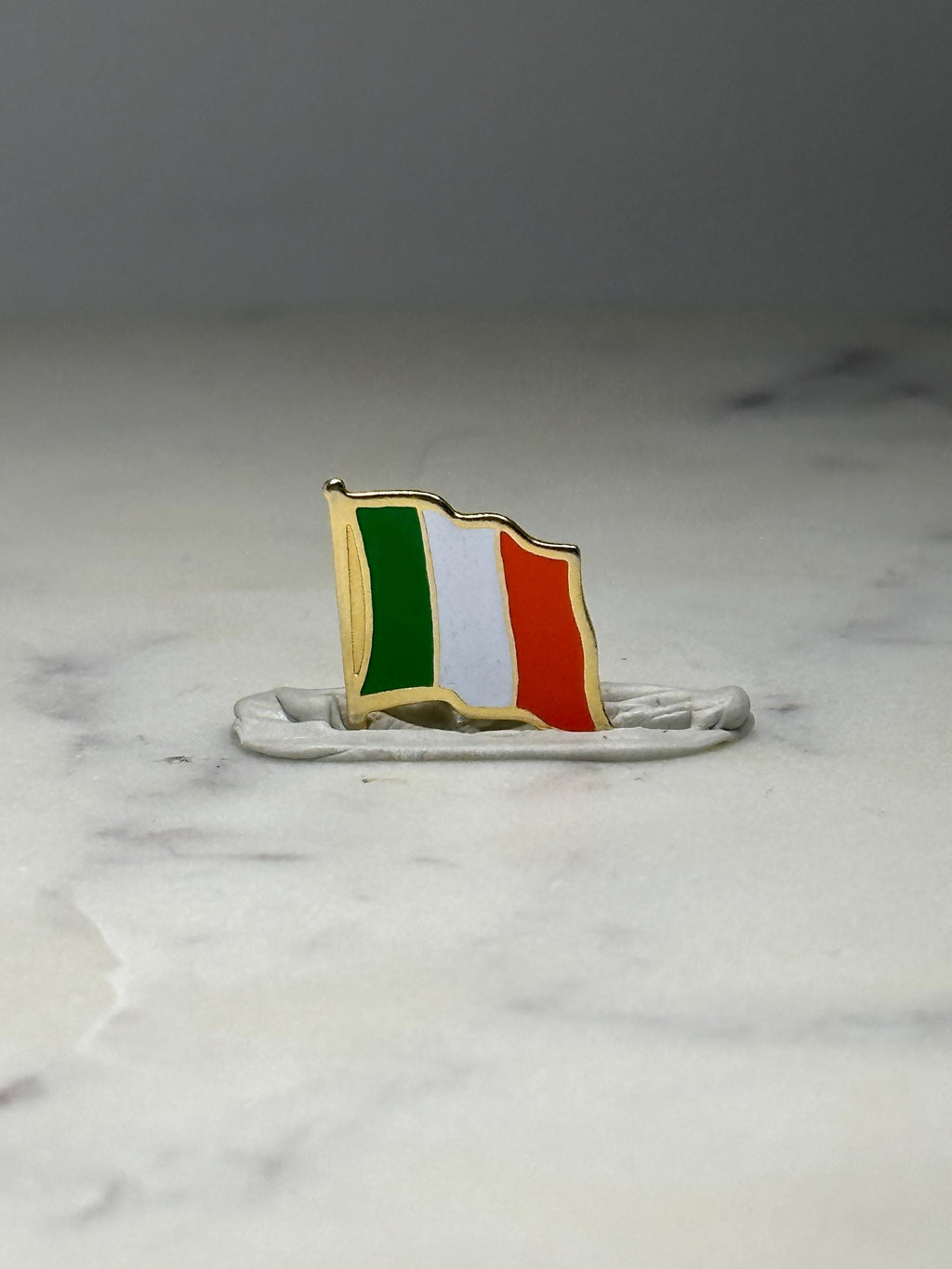 Irish Flag Enamel Pin: Gold Tone - Country Travel Accessory