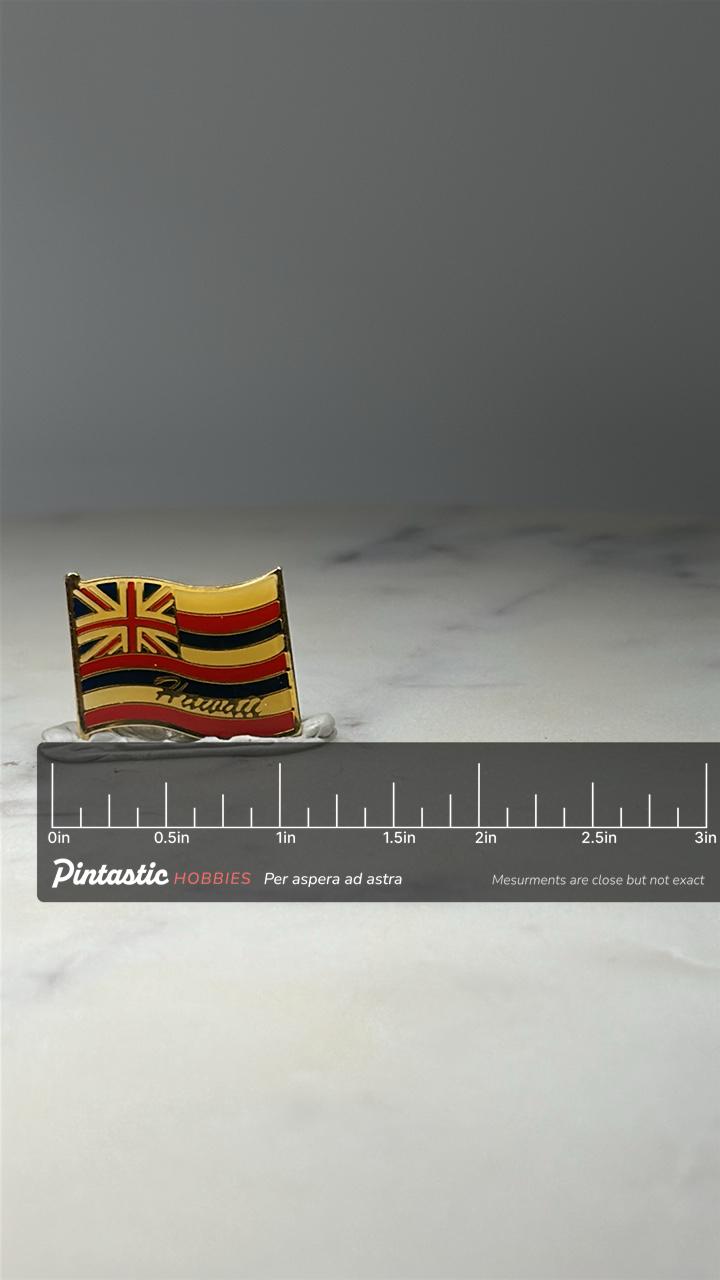 Hawaii State Flag Pin: Gold Tone Enamel - Patriotic Travel Accessory with ruler overlay for size reference