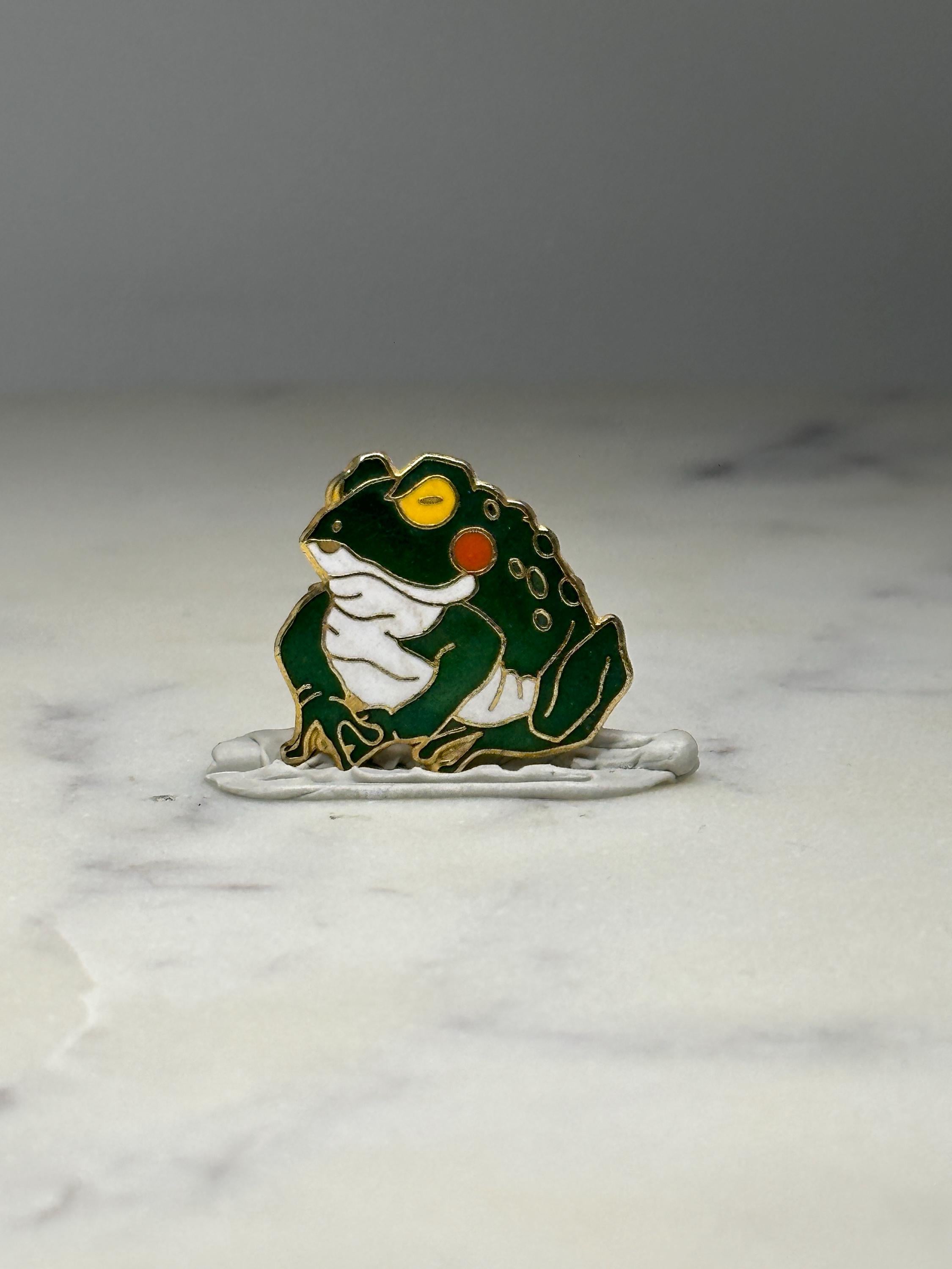 Green Frog Enamel Pin: Gold Tone Cloisonne - Nature Animal Accessory