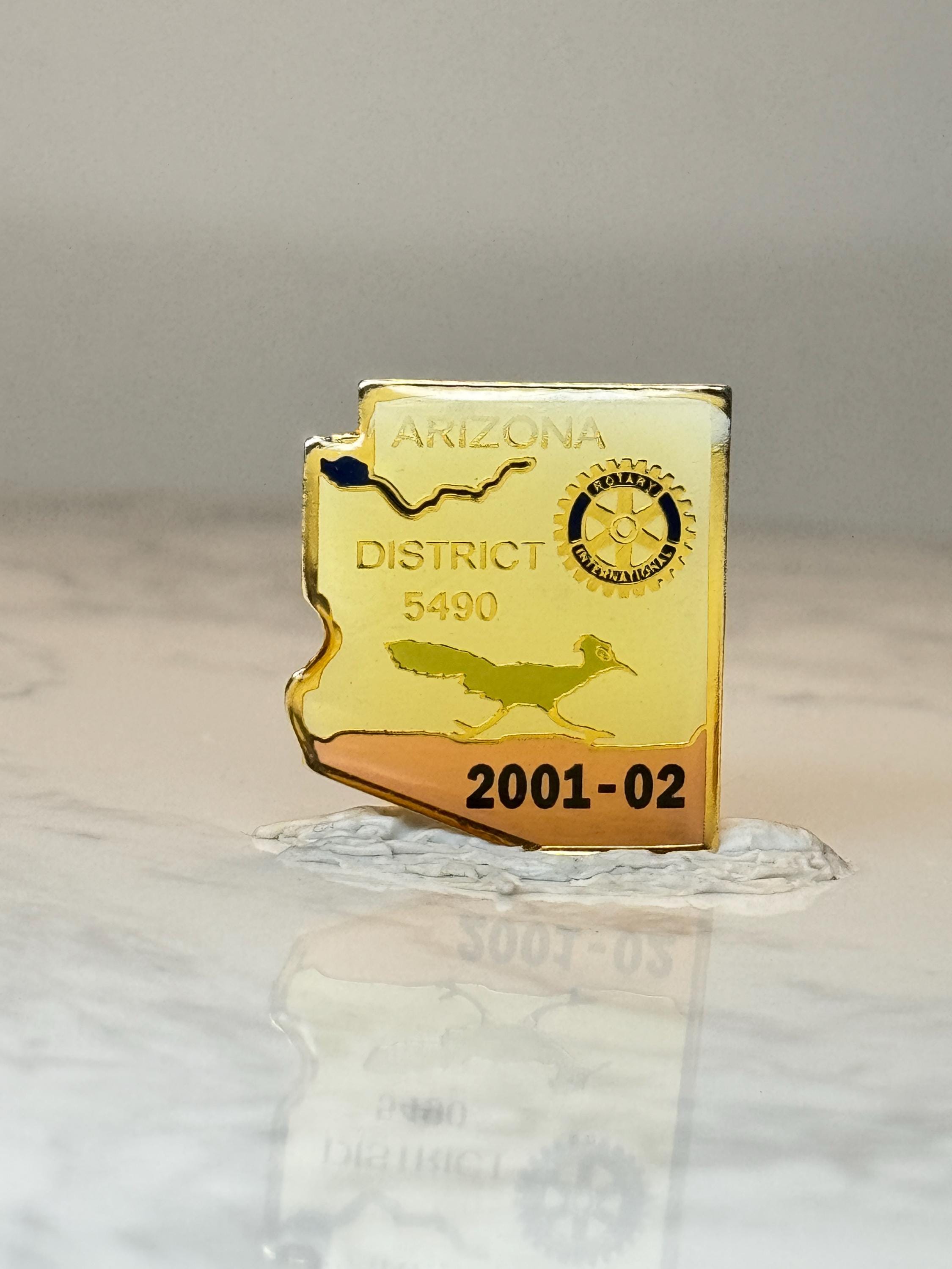 Vintage Arizona District 5490 Lapel Pin: Gold Tone - 2001 02 Rotary International