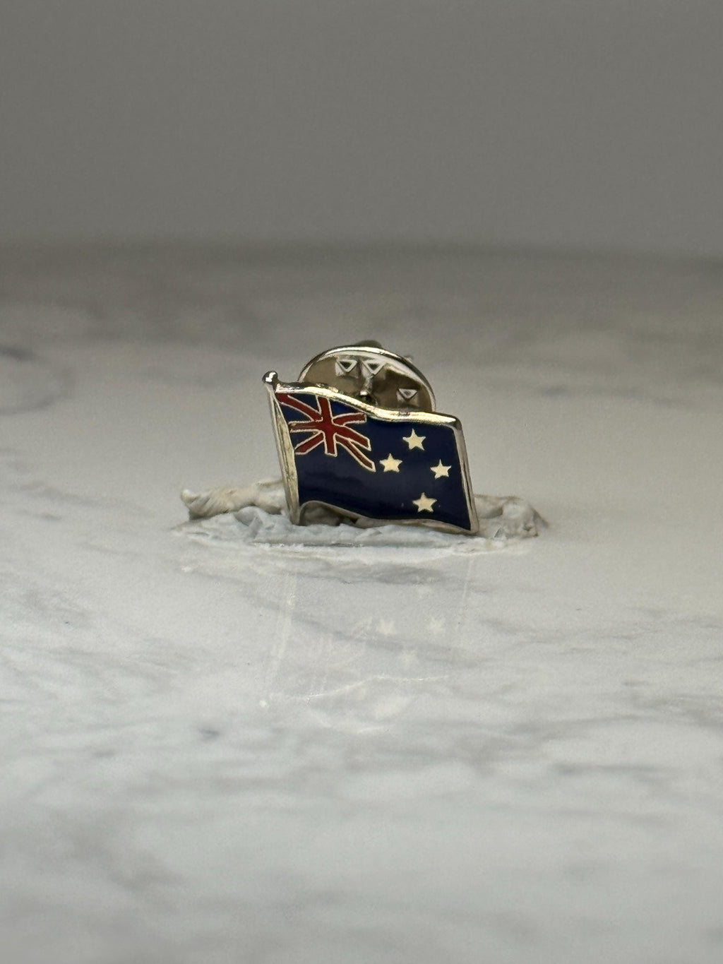 Vintage Australia Flag Lapel Pin: Gold Tone Enamel - Patriotic Souvenir Accessory