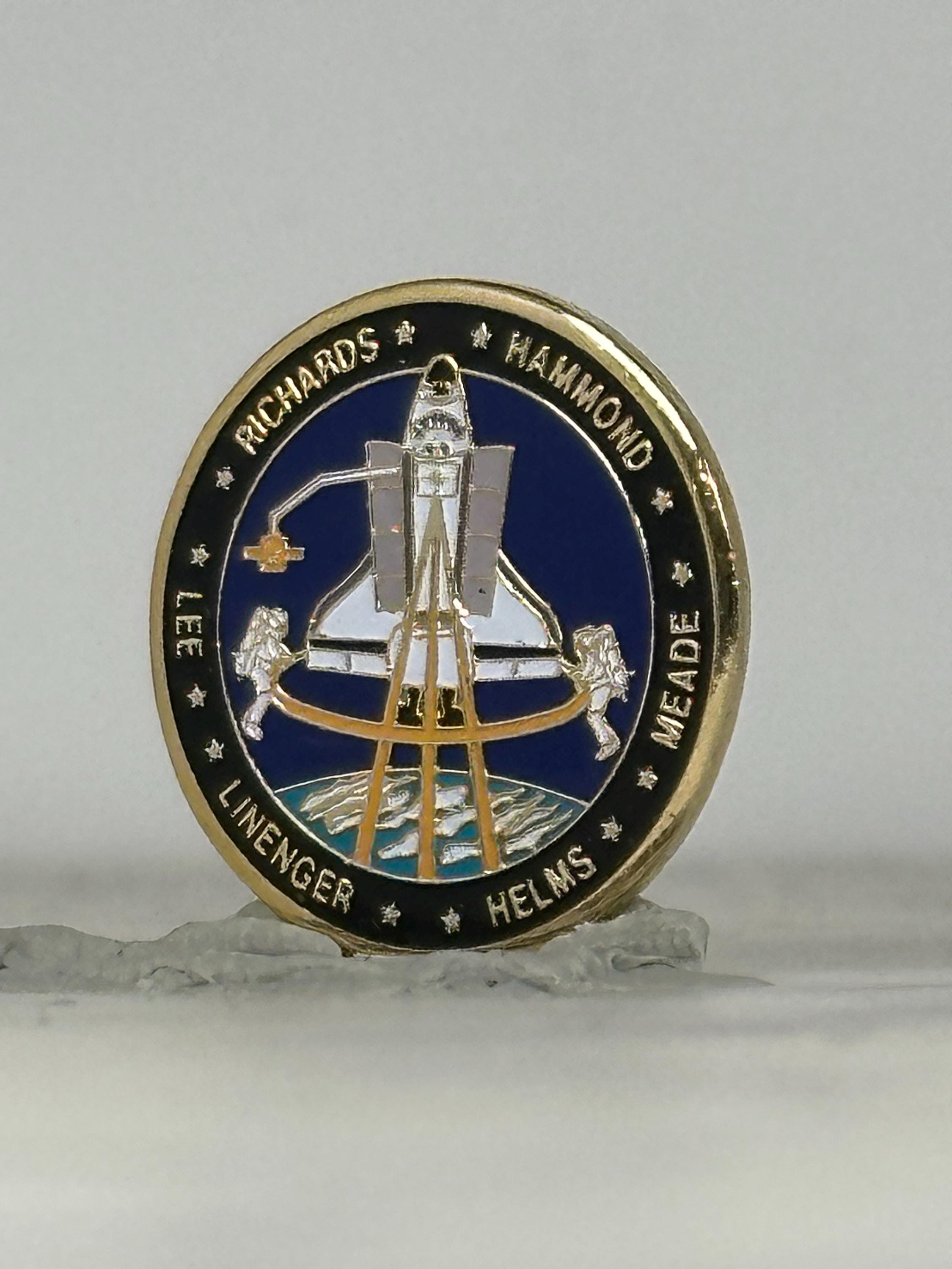 Nasa space shuttle sts-64 mission pin - richards, hammond, lee, linenger, helms, meade crew - nasa accessory