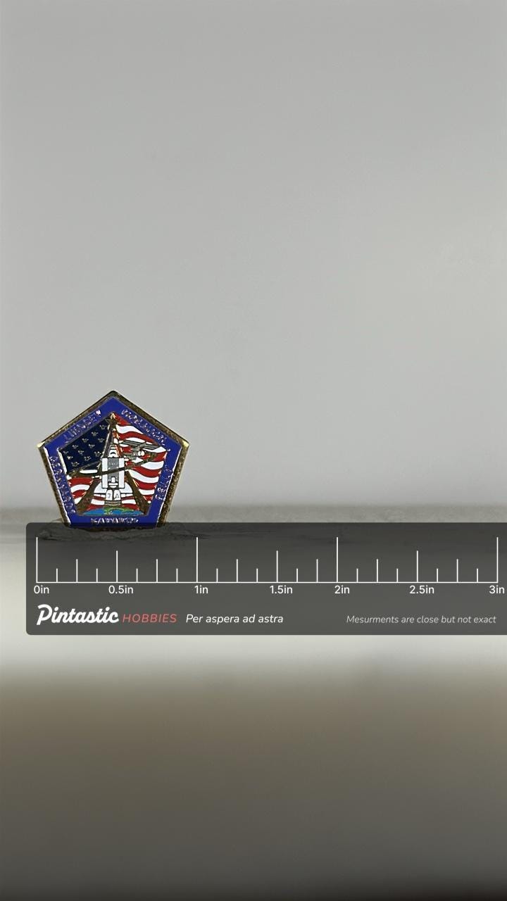 Nasa space shuttle columbia sts-87 mission pin (1997) – lindsey, kregel, chawla, scott, doi, kavadni crew – vintage nasa coll
