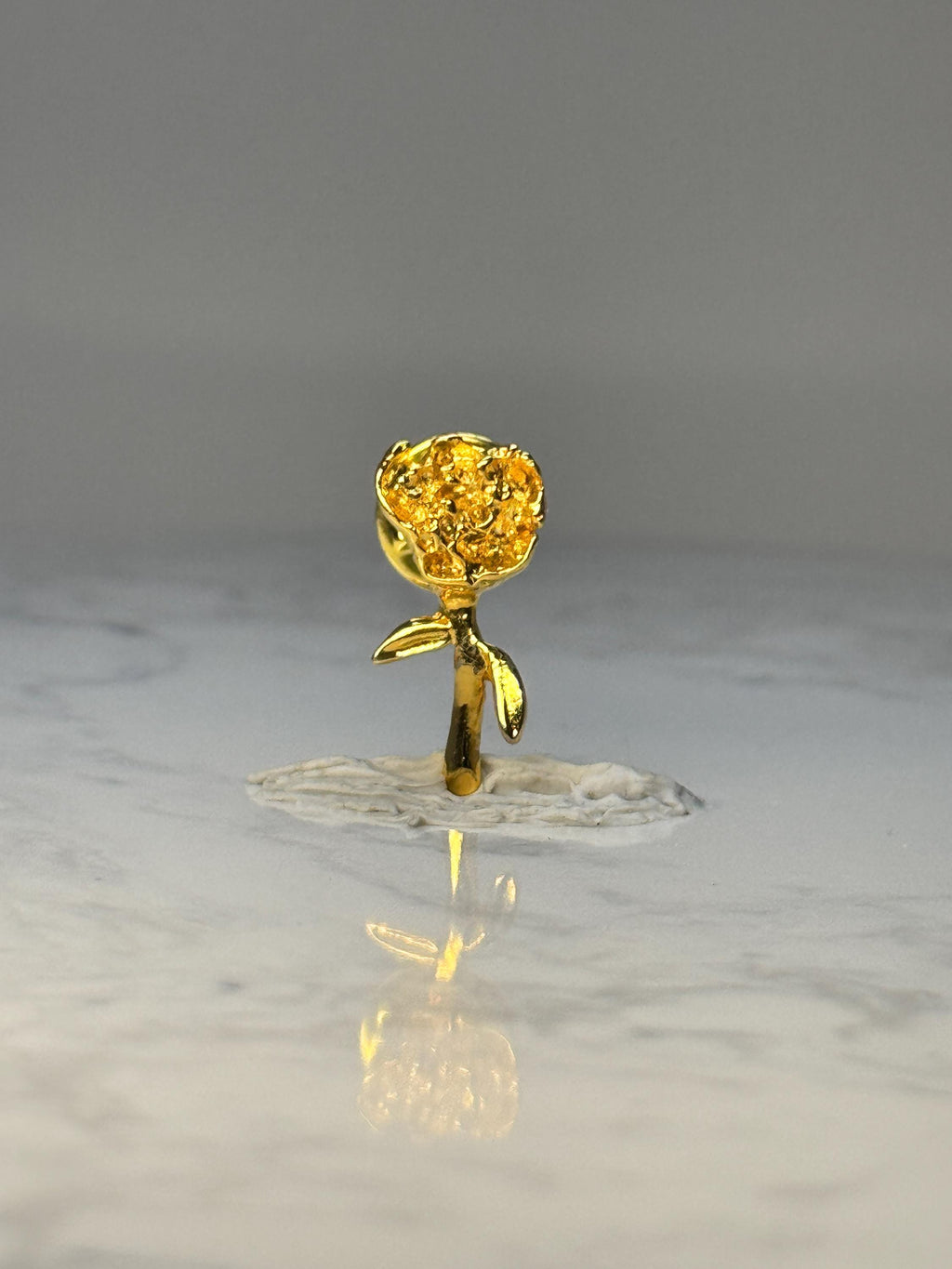 Vintage Gold Rose Flower Lapel Pin: Textured Bloom - Romantic Accessory