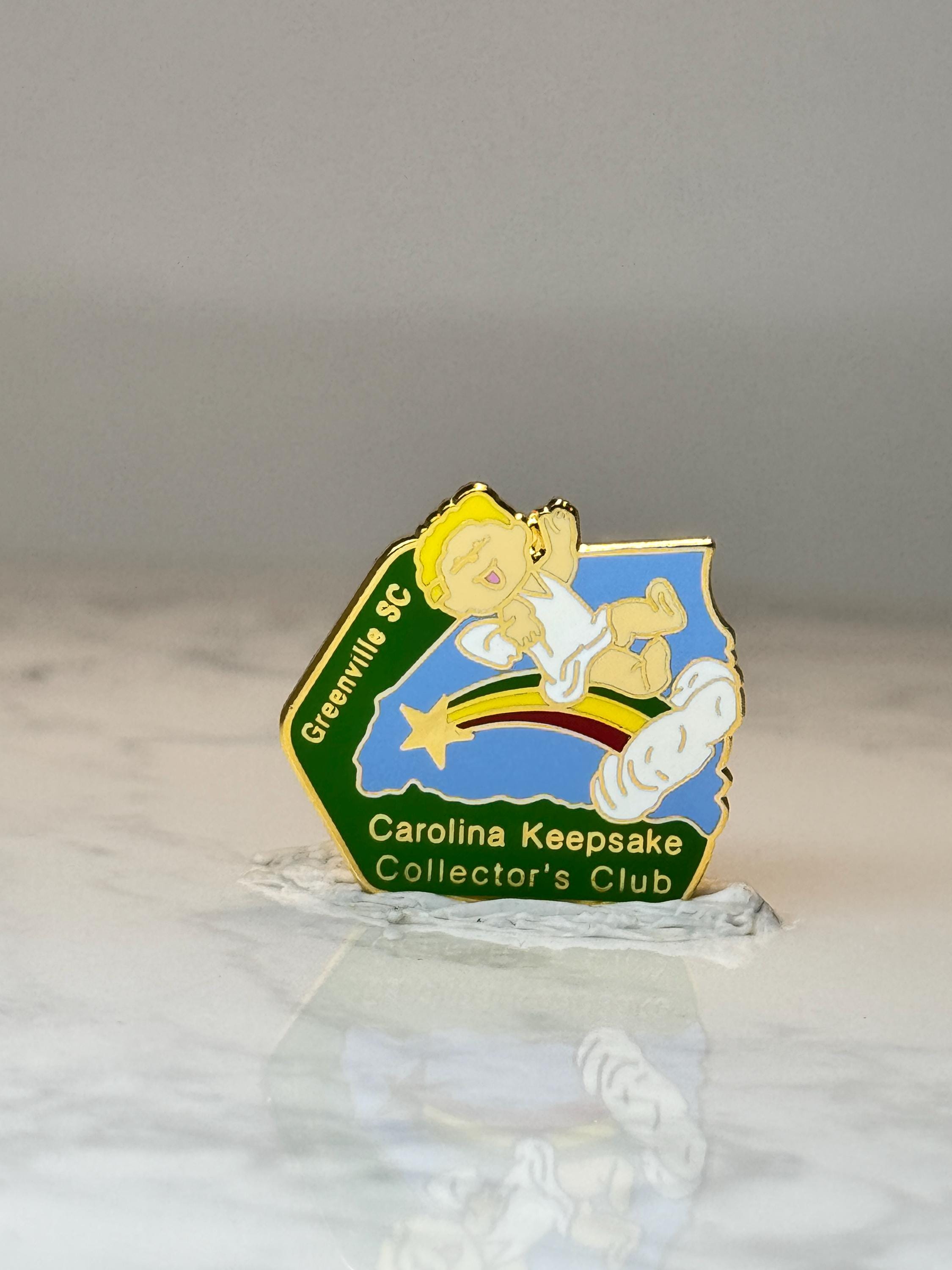 Vintage Greenville SC Collector Pin: Gold Tone Enamel - 1980s Club Accessory