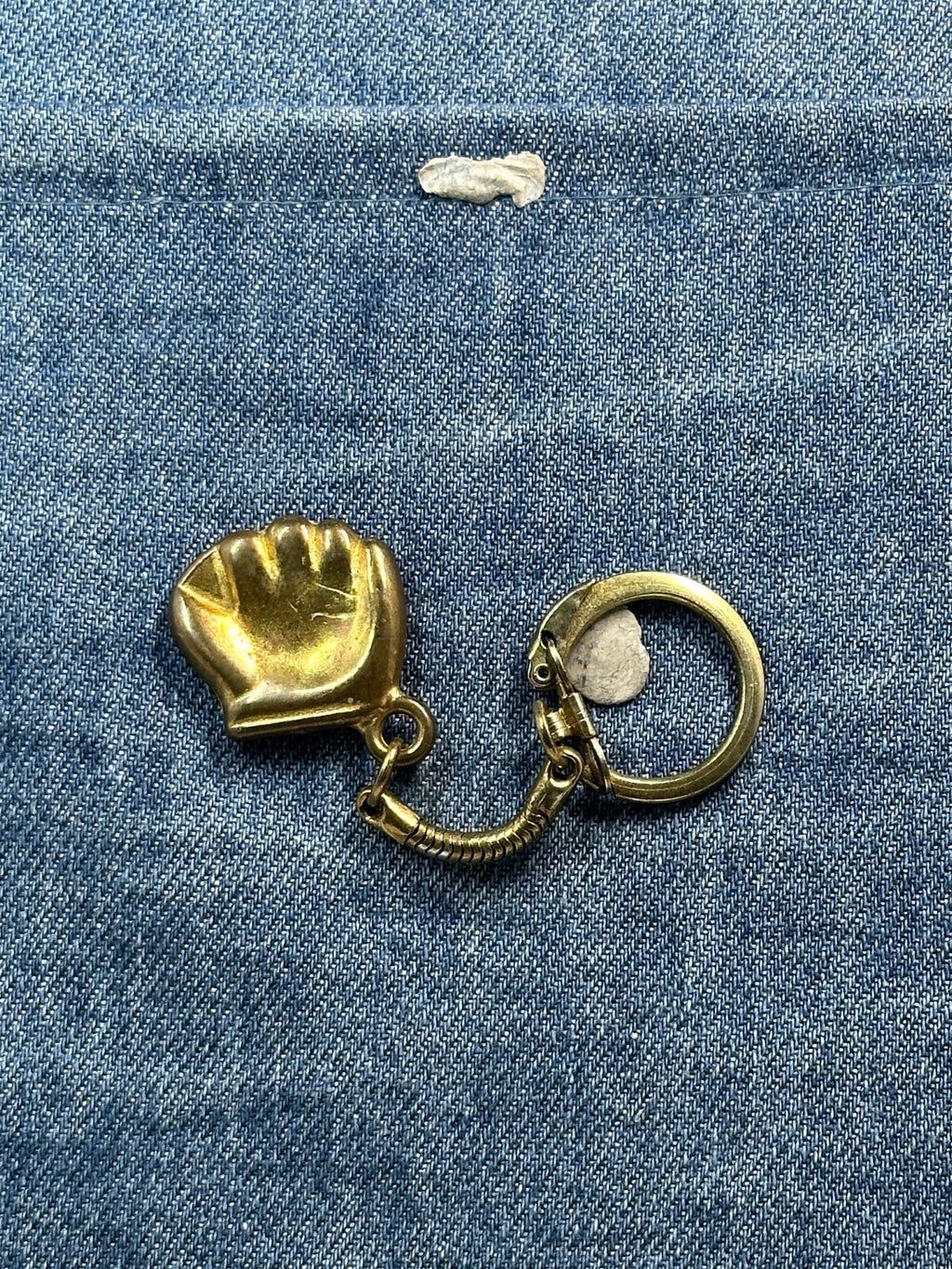 Vintage Baseball Glove Keychain: Gold Tone Metal - Sports Accessory