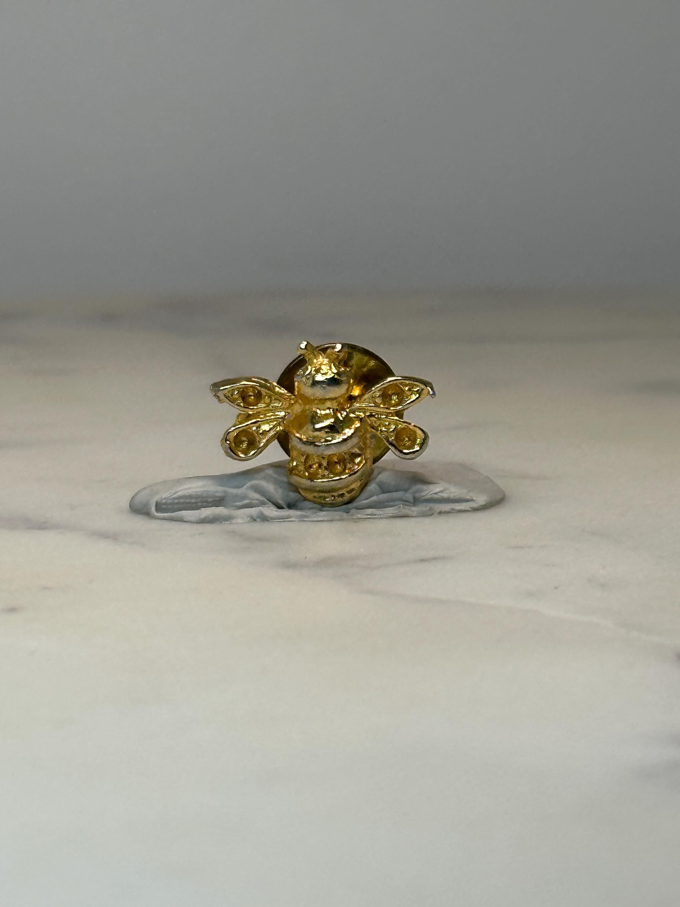 Honey Bee Figural Pin: Gold Tone Rhinestone - Vintage Insect Accessory