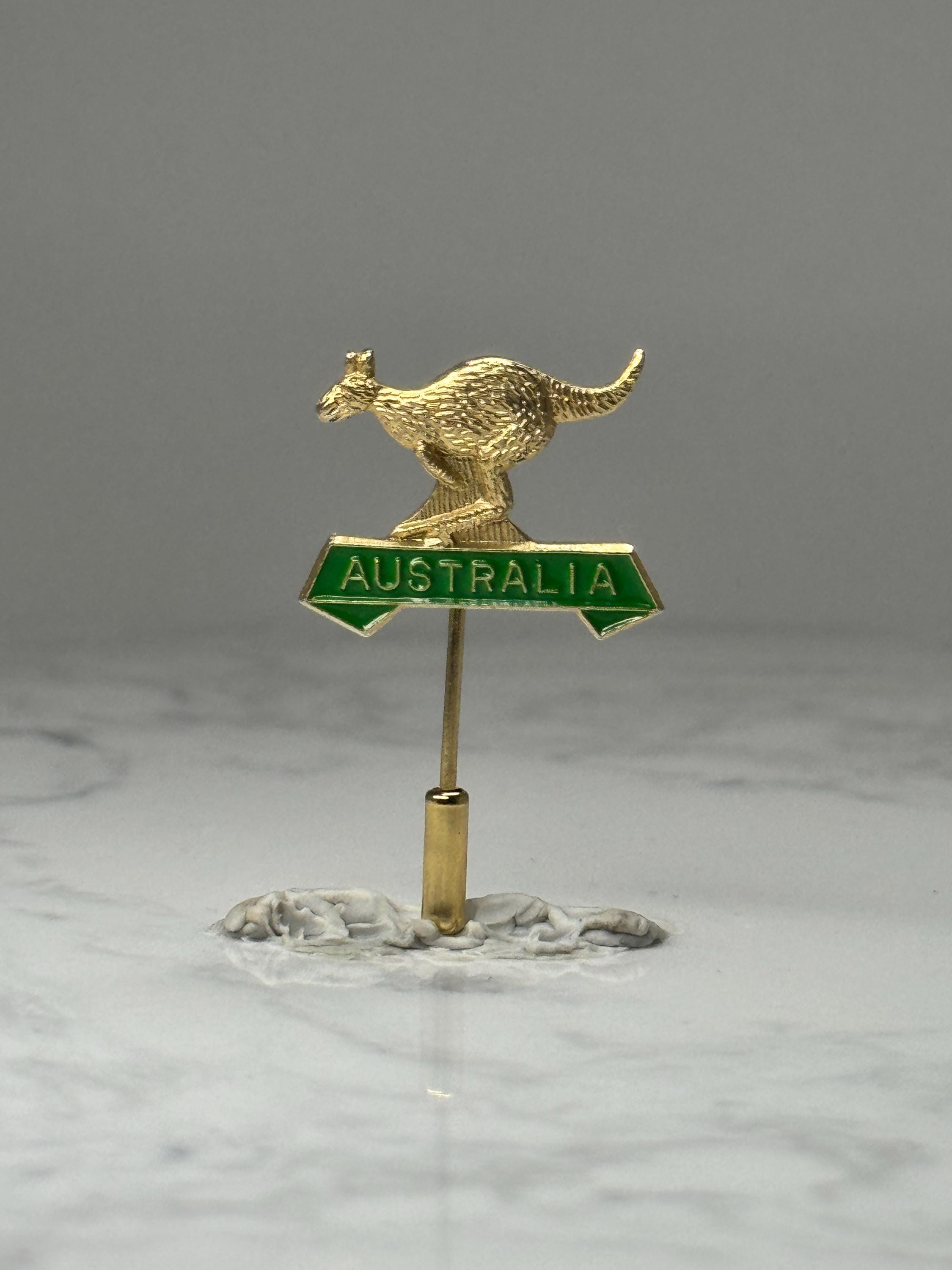 Australia Kangaroo Stick Pin: Gold Tone Enamel - Travel Souvenir