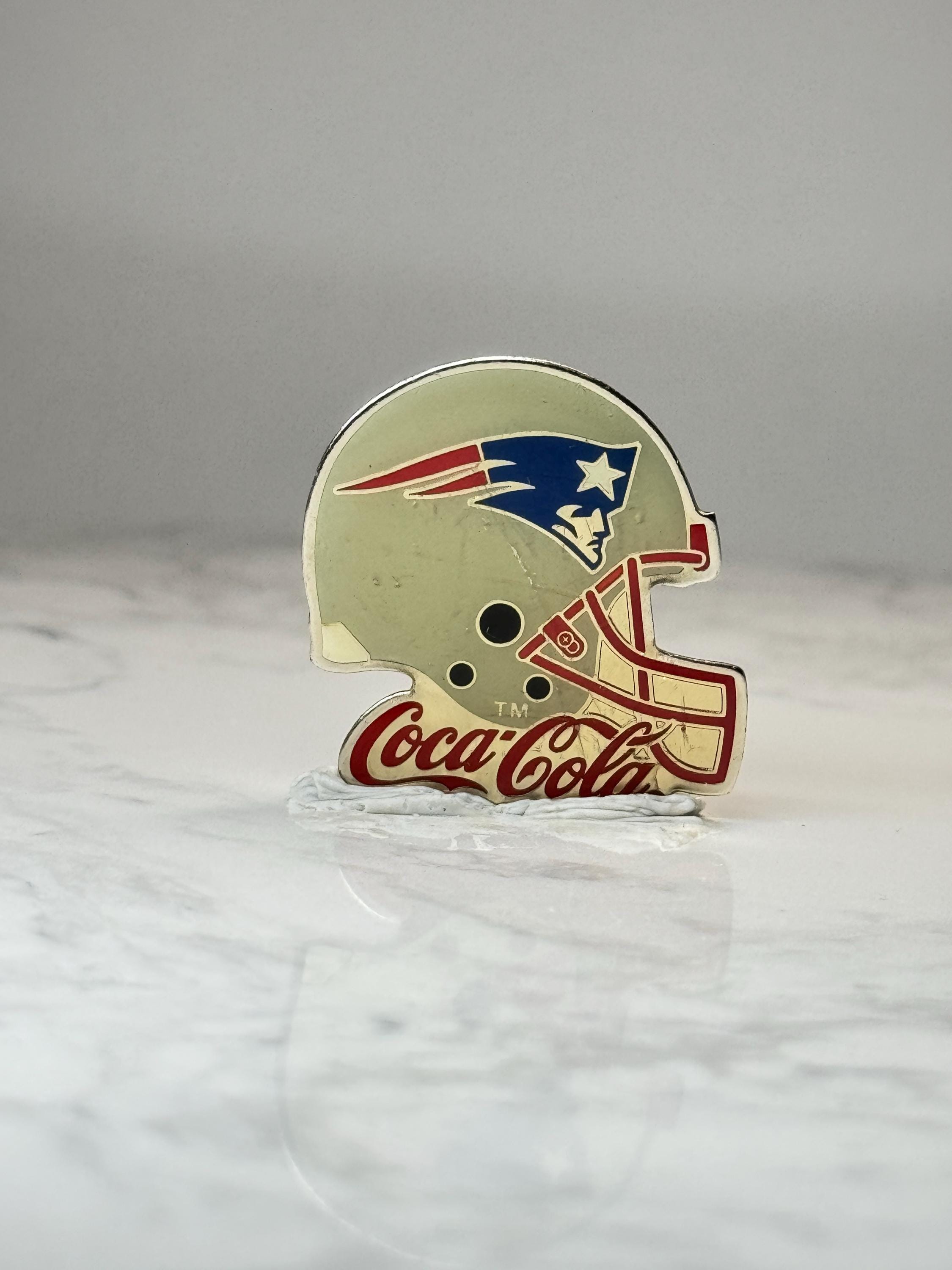 New England Patriots Helmet Pin: Enamel Coca Cola NFL - 1990s Accessory