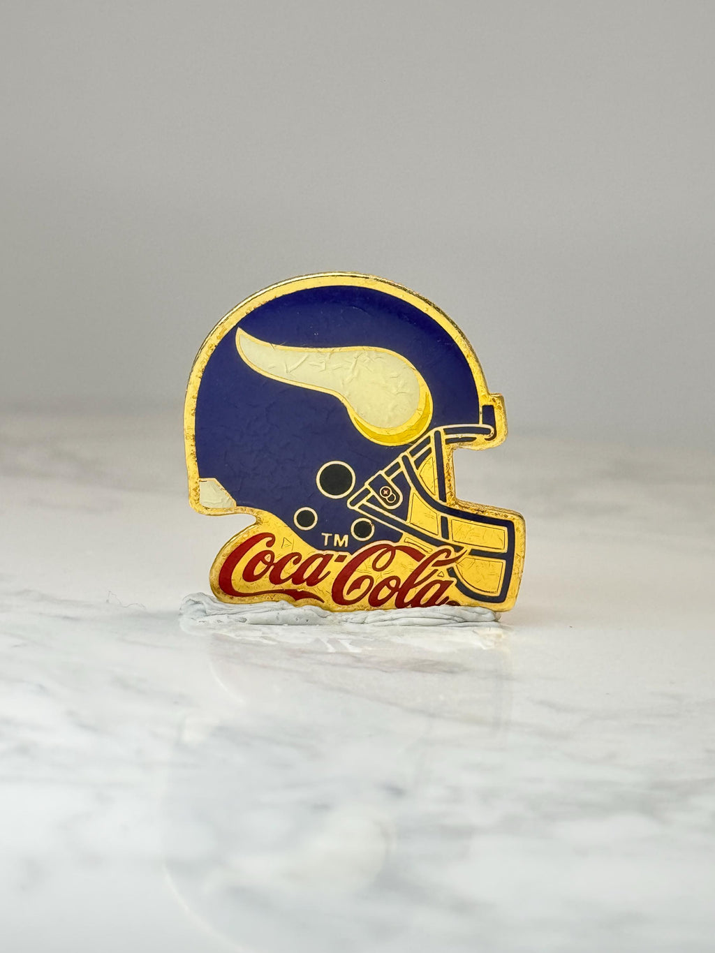 Minnesota Vikings Helmet Pin: Gold Enamel - Coca Cola NFL Promo