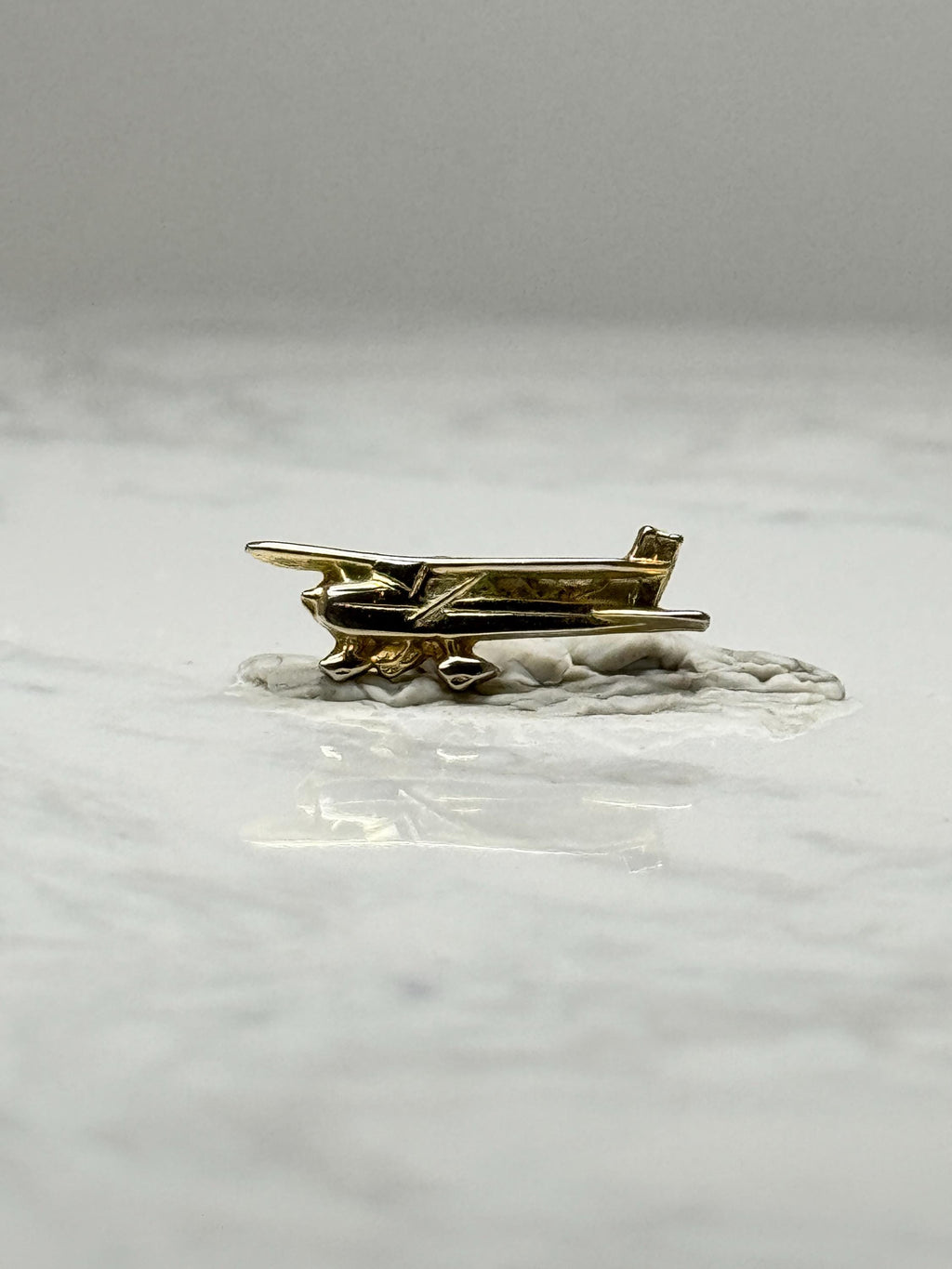 Vintage Single Engine Airplane Pin: Gold Tone - Aviation Accessory