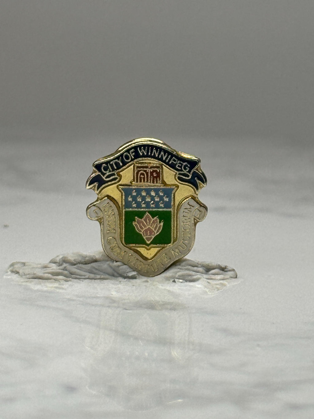 City of Winnipeg Crest Lapel Pin: Gold Tone Enamel - Canada Souvenir