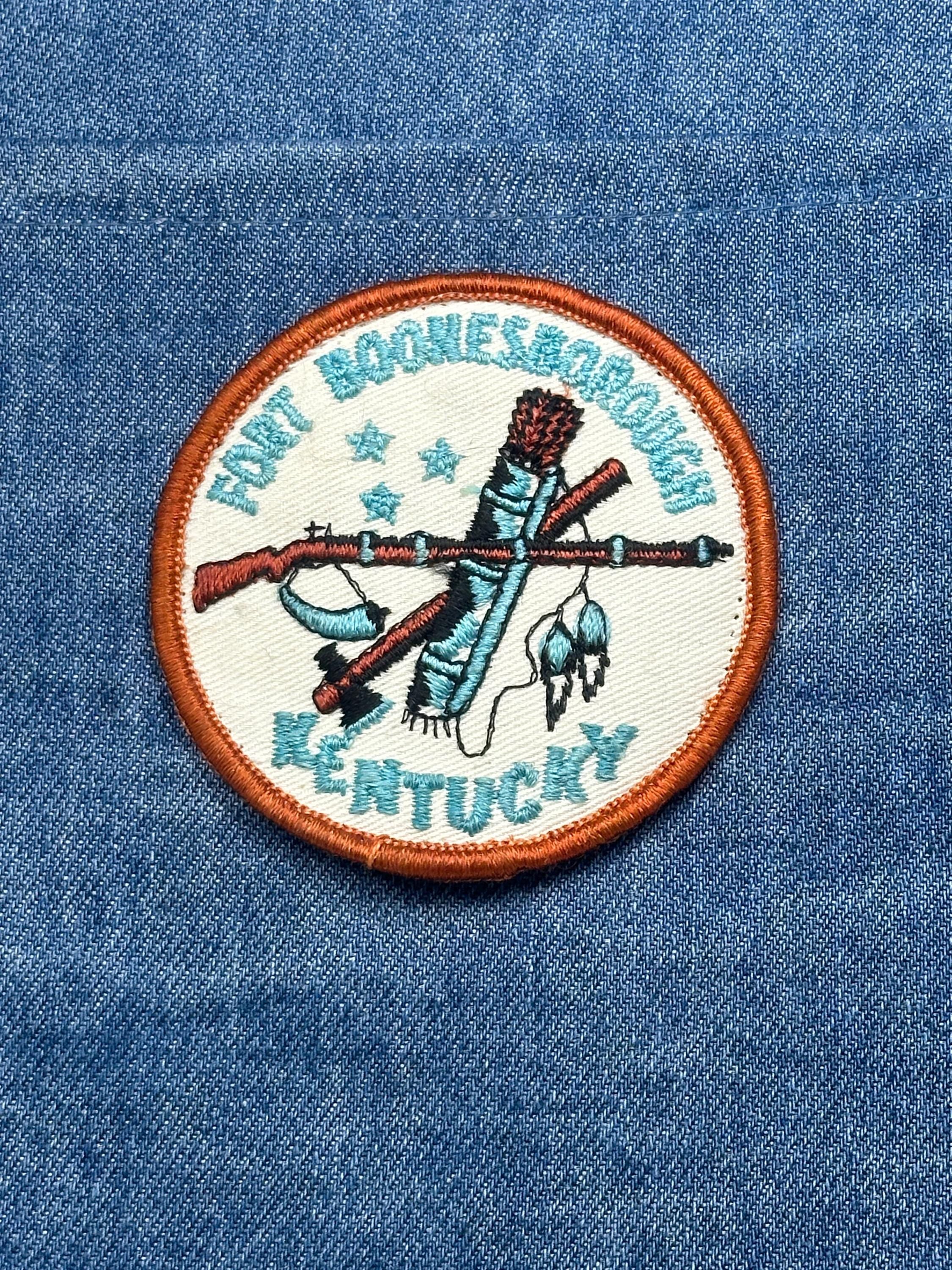 Vintage Fort Boonesborough Kentucky Souvenir Patch Frontier Rifle Embroidered Badge