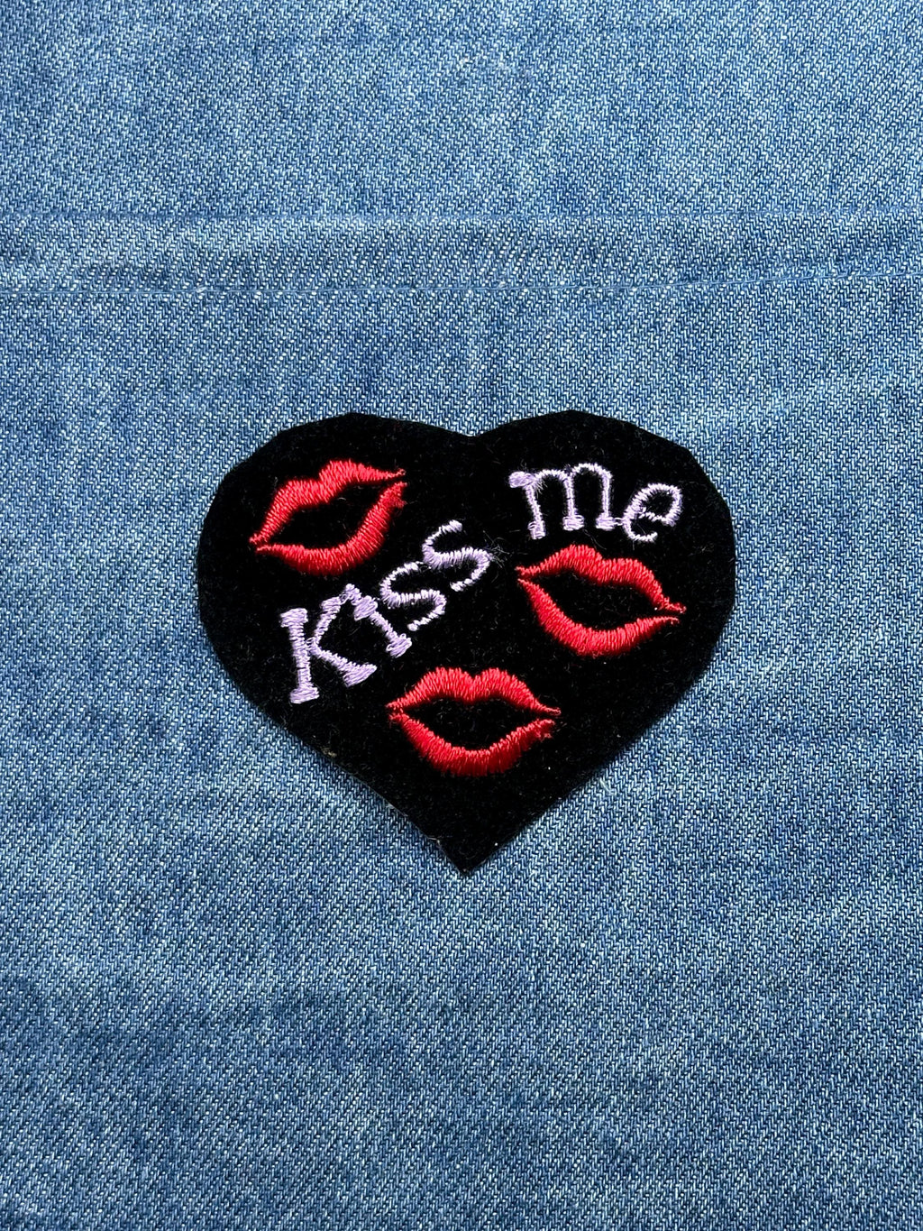 Kiss Me Lips Patch: Black Heart - Retro Love Accessory