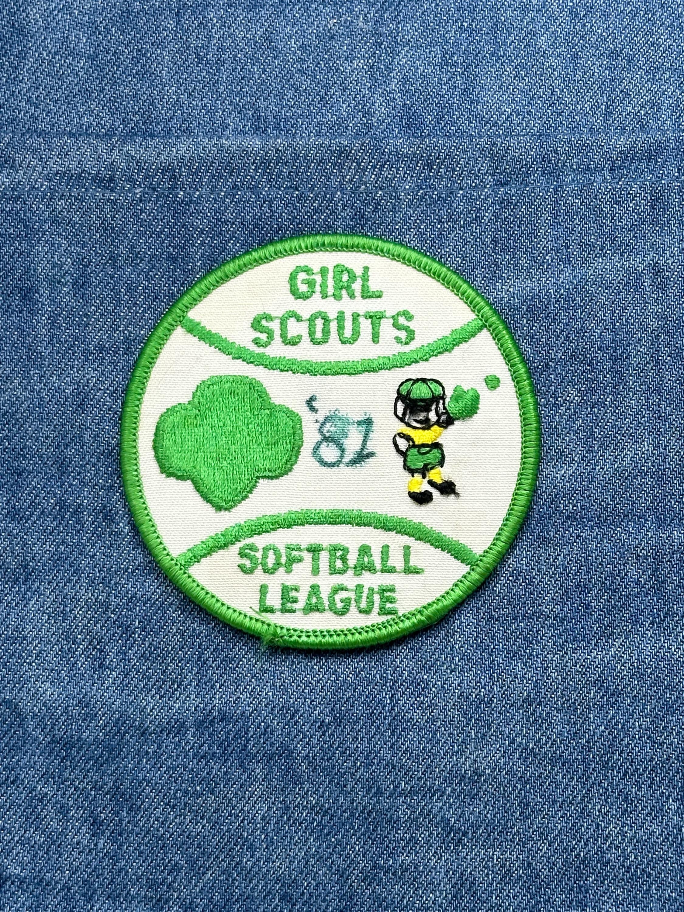Girl Scouts Oz Softball Patch: Green White - Vintage League Accessory