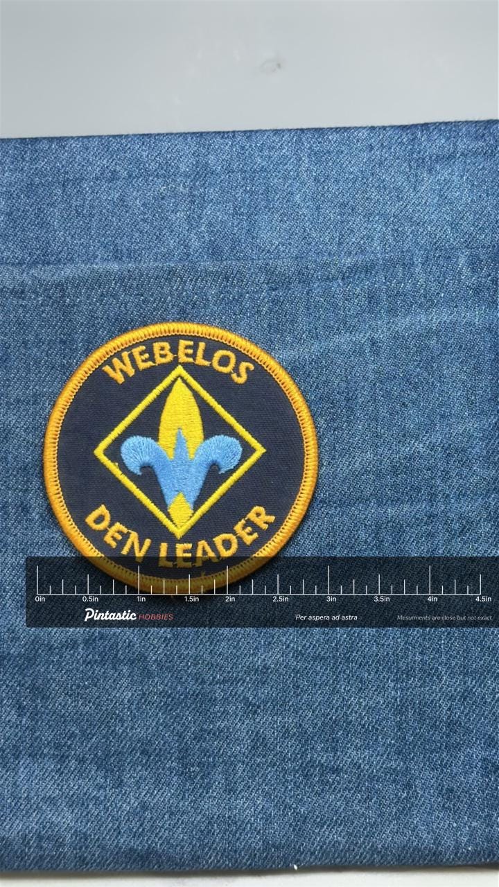 Webelos Den Leader Patch: Gold Border - Scout Uniform Accessory with ruler overlay for size reference