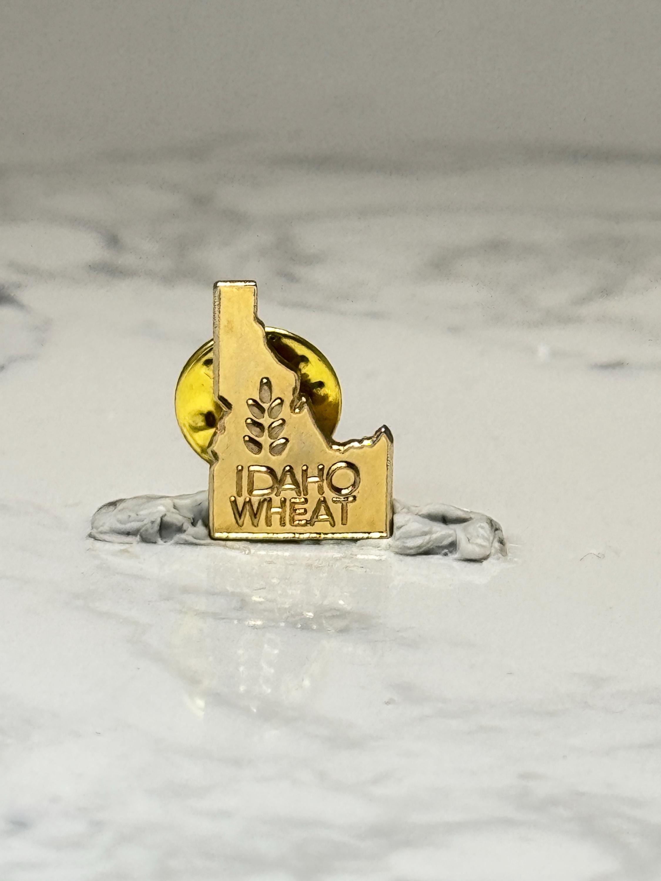 Idaho Wheat State Pin: Gold Tone Enamel - Vintage Souvenir Accessory