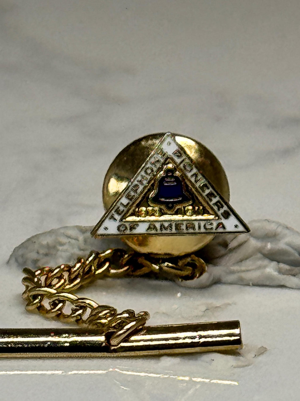 Philadelphia Liberty Bell Pin: Gold Tone Enamel - Patriotic Accessory