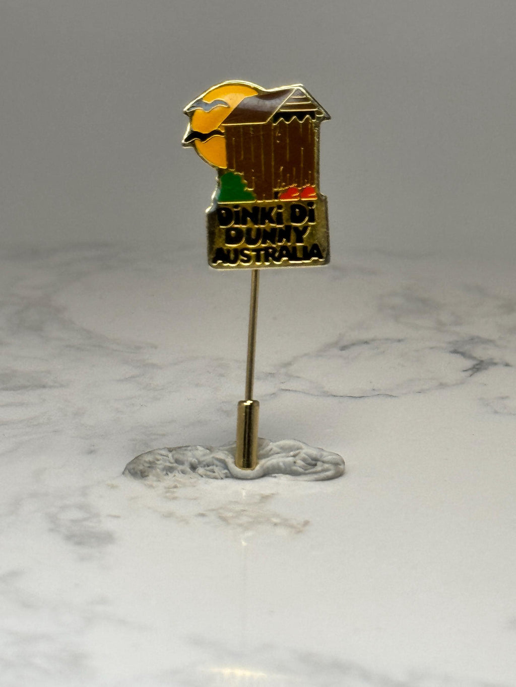 Dinki Di Dunny Australia Stick Pin: Gold Tone Enamel - Souvenir Accessory