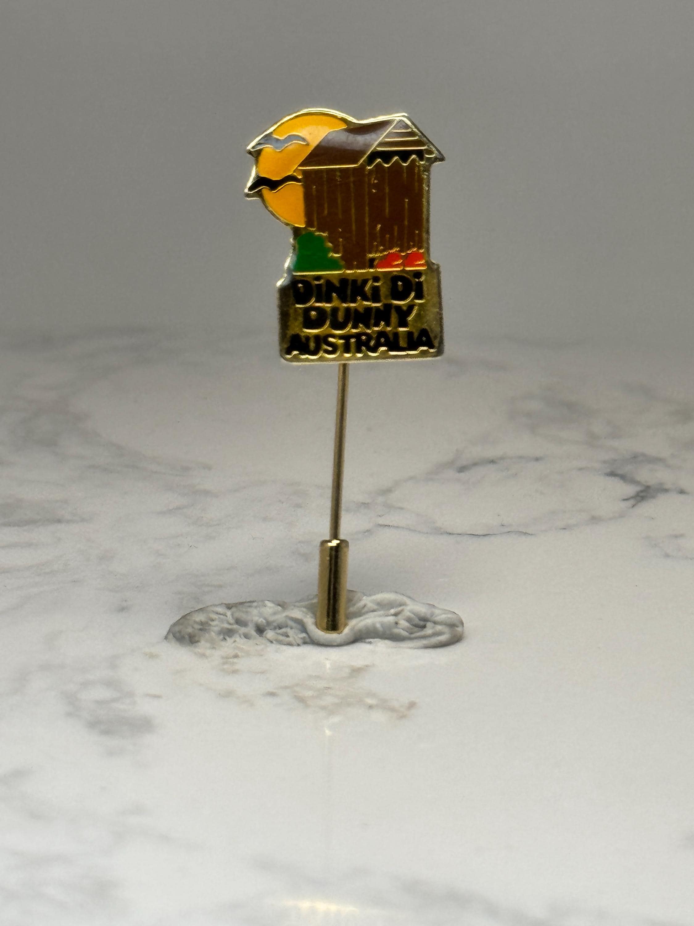 Dinki Di Dunny Australia Stick Pin: Gold Tone Enamel - Souvenir Accessory