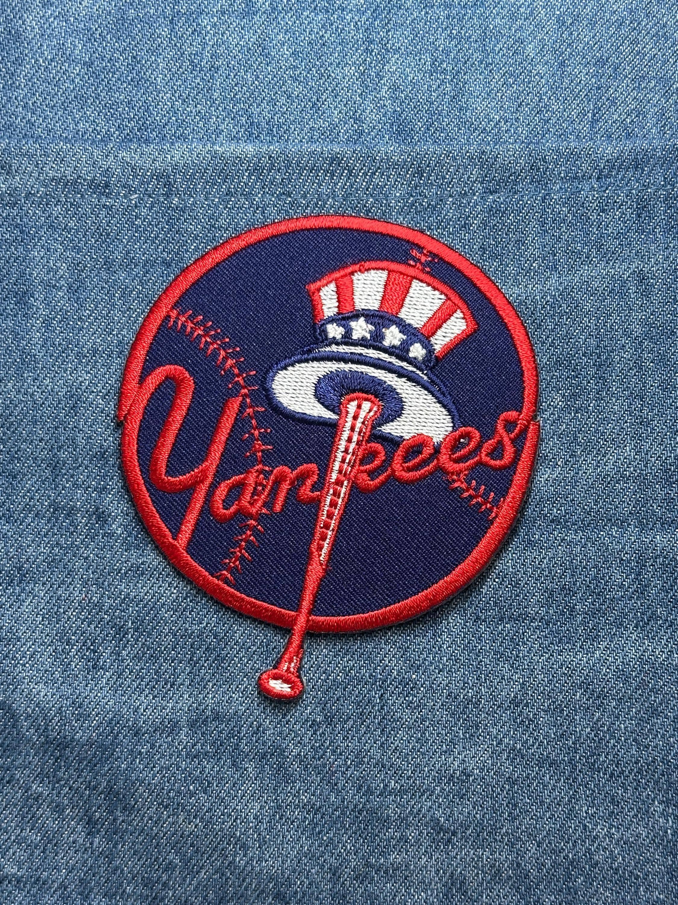 Yankees collectable patch: red white blue circle - vintage sports accessory
