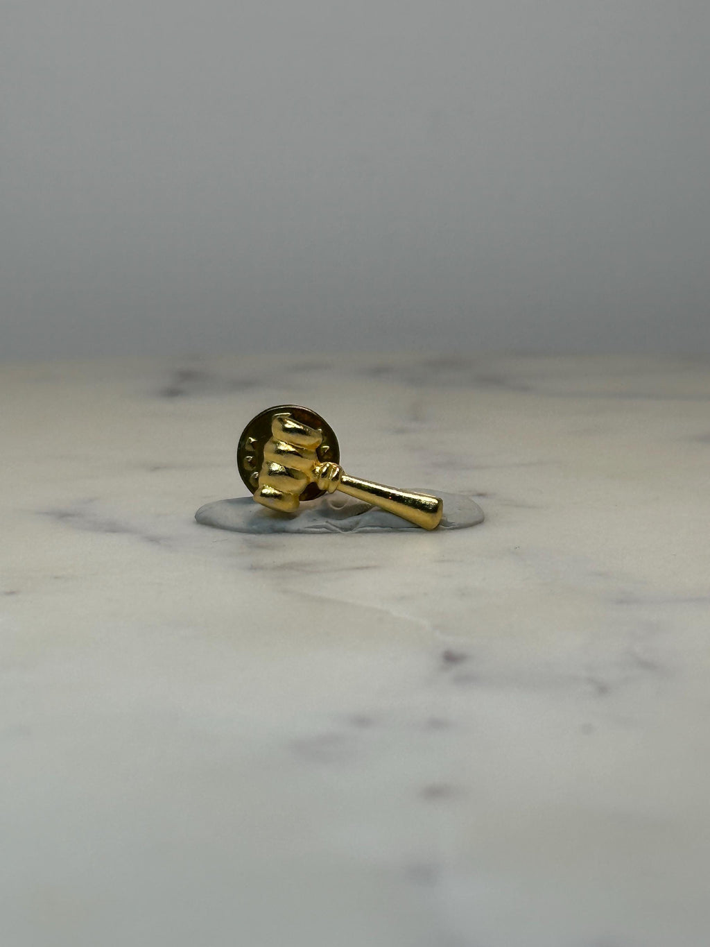 Vintage Gavel Lapel Pin: Gold Tone Metal - Legal Judge Accessory