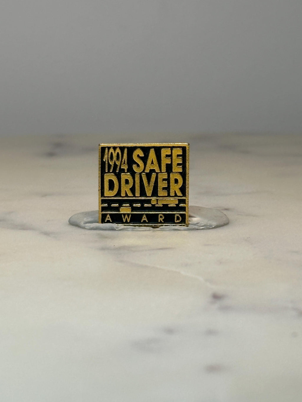 1994 Safe Driver Award Pin: Gold Tone Enamel - Road Safety