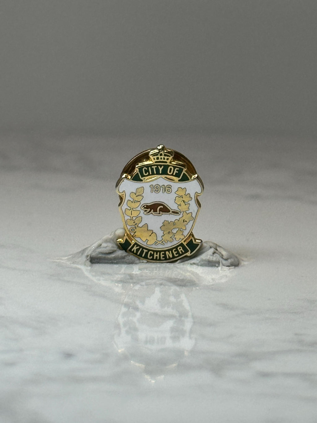City of Kitchener Crest Pin: Gold Tone Enamel - Canada Souvenir