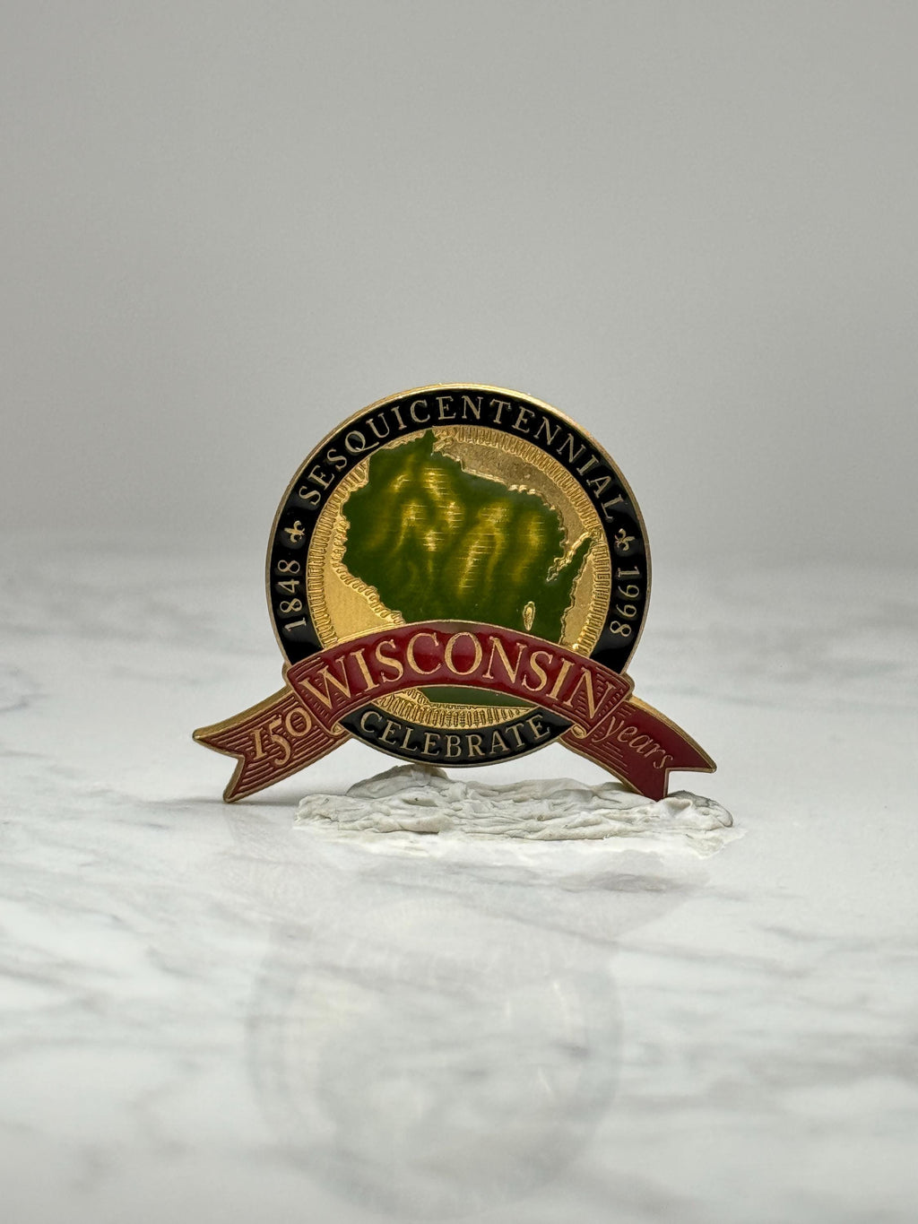 Wisconsin Sesquicentennial Lapel Pin: Gold Tone Enamel - 150 Years